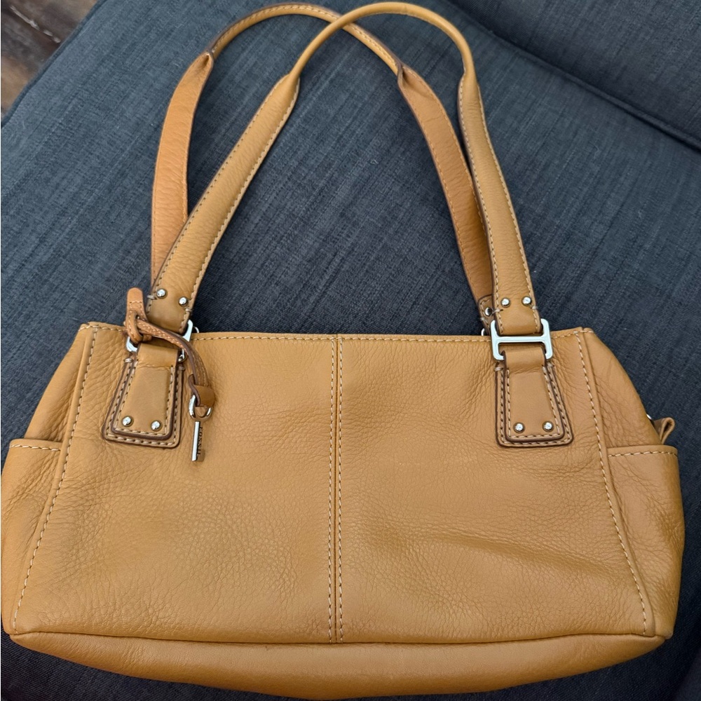 Fossil leather purse and wallet